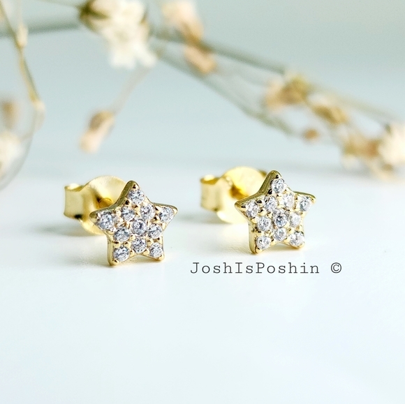 Star shape diamond stud earrings in 18K gold over sterling silver - Picture 4 of 8